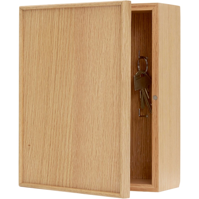 Key Cabinet, Tammi