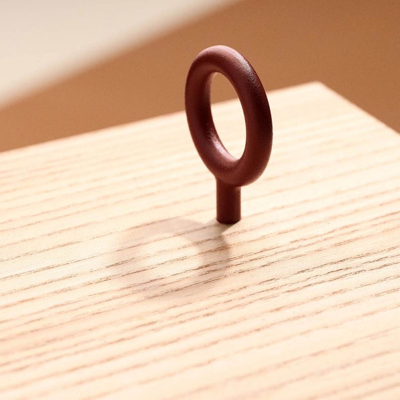 Key Nuppi, Reddish Brown