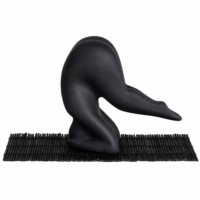 Yoga Veistos no 1, Musta