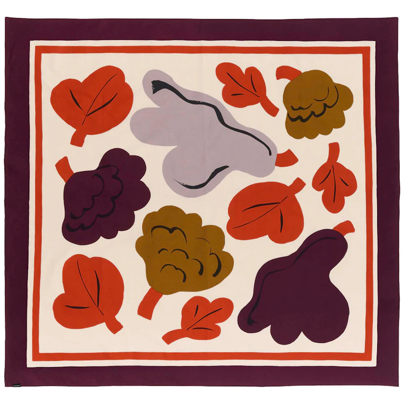 Kukasta Kukkaan Pöytäliina 140x140 cm, Plum / Pronssinvärinen / Terracotta