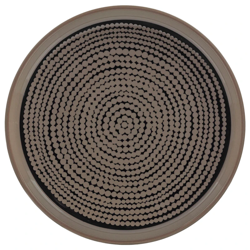 Oiva/Siirtolapuutarha Lautanen, Valmistettu ruskeasta savesta tunnetulla, pilkullisella kuvioinnilla 13,5 cm, Musta/Terra